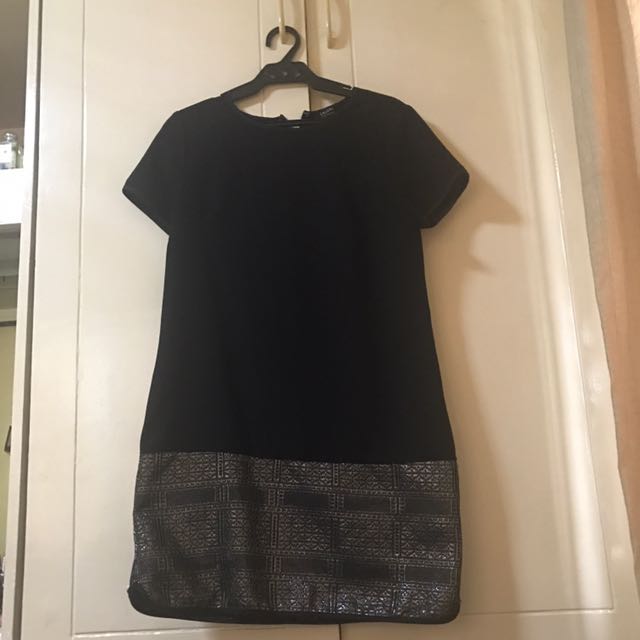 Black Mini Dress (Category: Dresses) located in Quezon City. Submitted by chilltrain (Listing ID 122719195, Image 1). Description: .