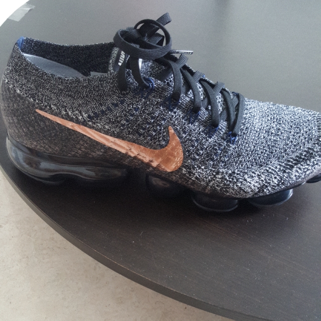 Air vapormax explorer shop dark