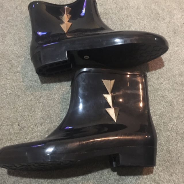 Gummies Ankle Gumboots Women s Fashion Shoes on Carousell