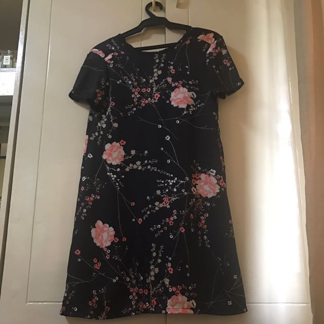 Maldita Printed Dress (Category: Traditional & Ethnic wear) located in Quezon City. Submitted by chilltrain (Listing ID 122727065, Image 1). Description: .