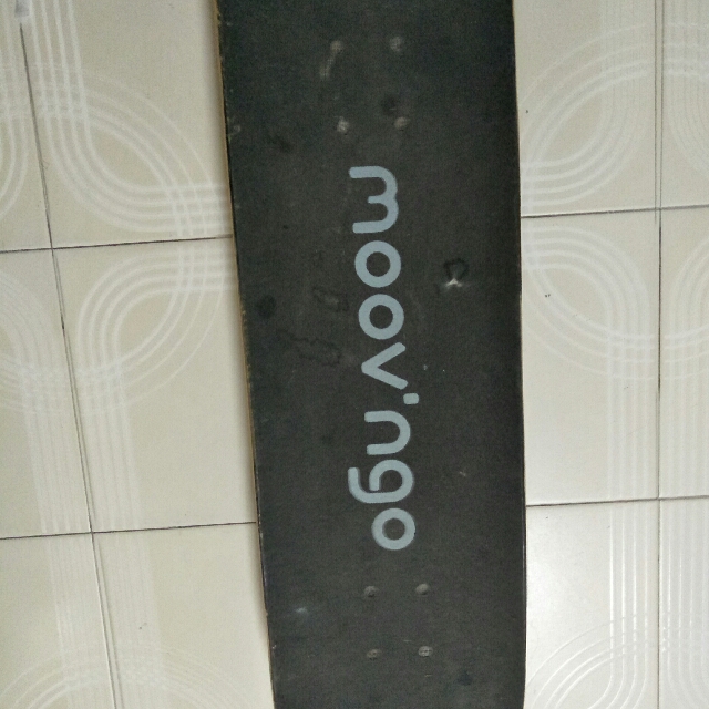 ANNEES 70 VINTAGE MOOV'NGO SKATEBOARD SKATE EN PLASTIQUE FONCTIONNE BON ETAT