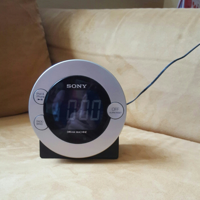 Sony Dream Machine Alarm Clock, Audio, Portable Music Players on Carousell
