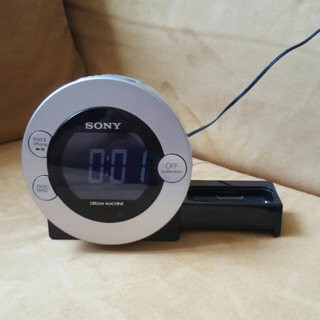 Sony Dream Machine Alarm Clock, Audio, Portable Music Players on Carousell
