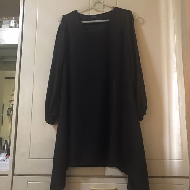 zalora Black Dress (Category: Dresses) located in Quezon City. Submitted by chilltrain (Listing ID 122720873, Image 1). Description: .