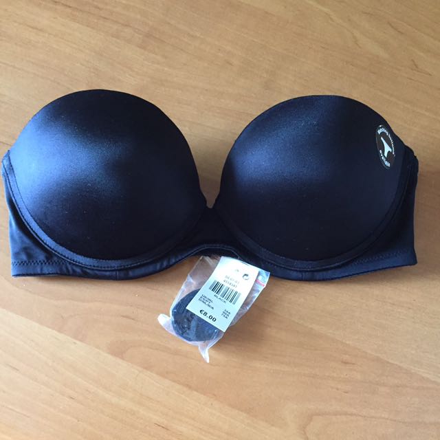 34A BNWT Strapless Bra From Primark, Women's Fashion, New Undergarments &  Loungewear on Carousell