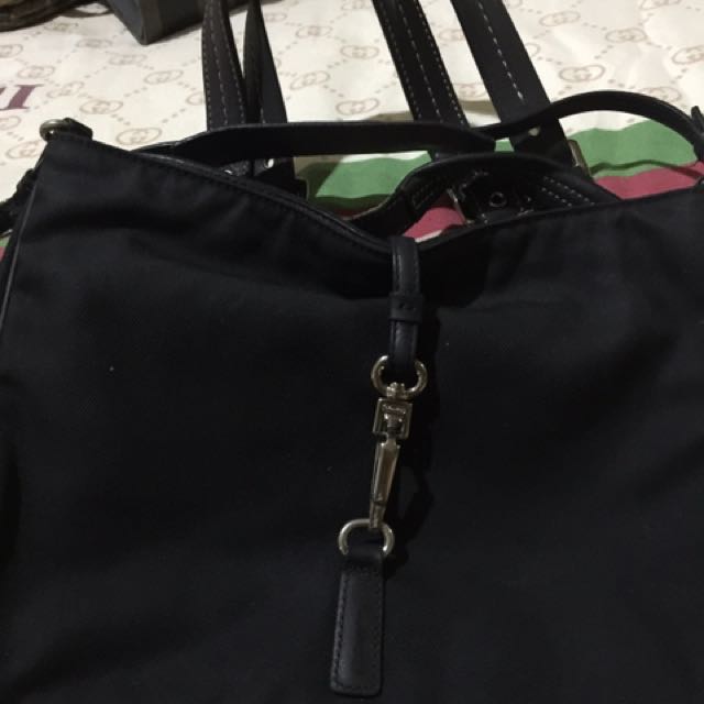 Coach Evening Bag (Category: Purses & Pouches) located in Mandaluyong City. Submitted by esterdecruz05 (Listing ID 122983041, Image 1). Description: .