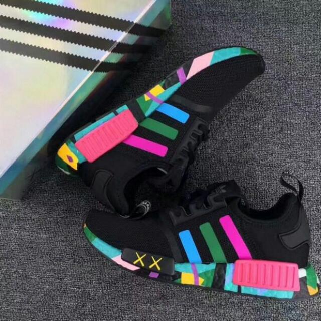 Adidas nmd hotsell x kaws original