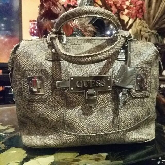 Guess handbag style discount numbers