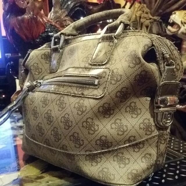 Guess handbag style on sale numbers