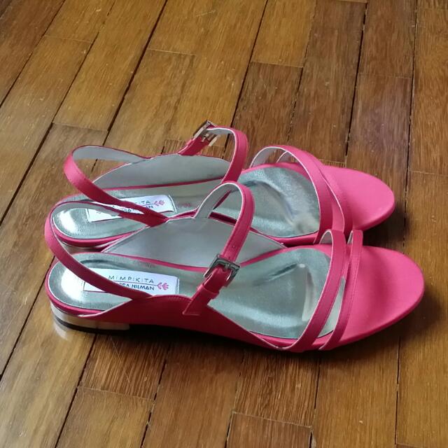 Mimpi Membeli Sandal Mudah