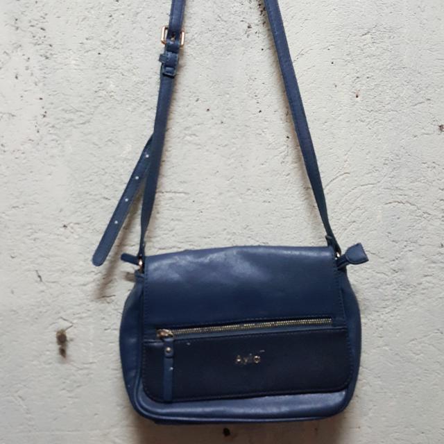ayla sling bag