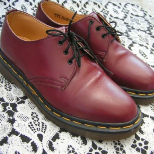 dr martens red cherry low cut 