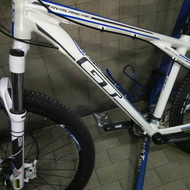 Gt avalanche white deals