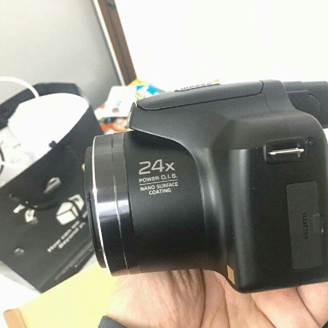 PANASONIC LUMIX FZ60 (Category: Flashes) located in Manila. Submitted by dripdistrict (Listing ID 123024117, Image 2). Description: .