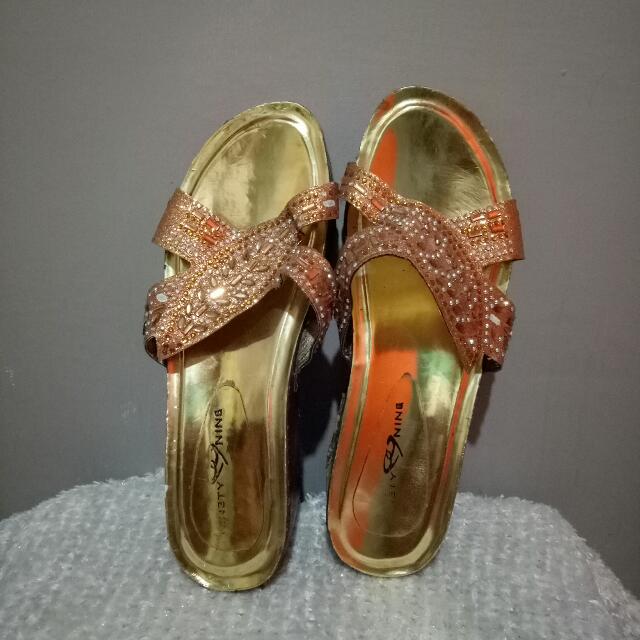 Sandal Gold ninety Nine Fesyen Wanita Sepatu di Carousell