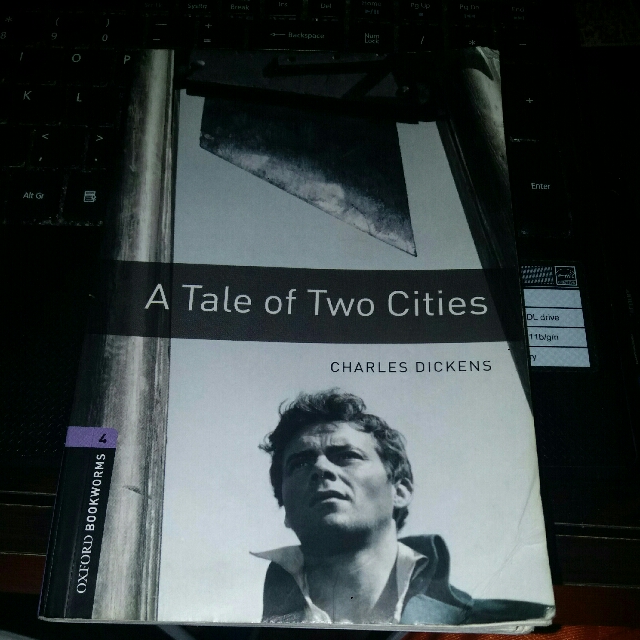A Tale Of Two Cities Oxford Bookworms Library Stage 4 Classics