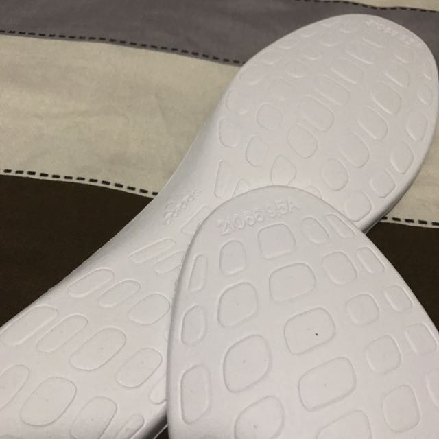 Pure clearance boost insole
