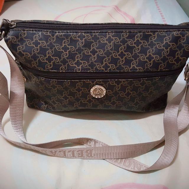 Belladonna clearance sling bag