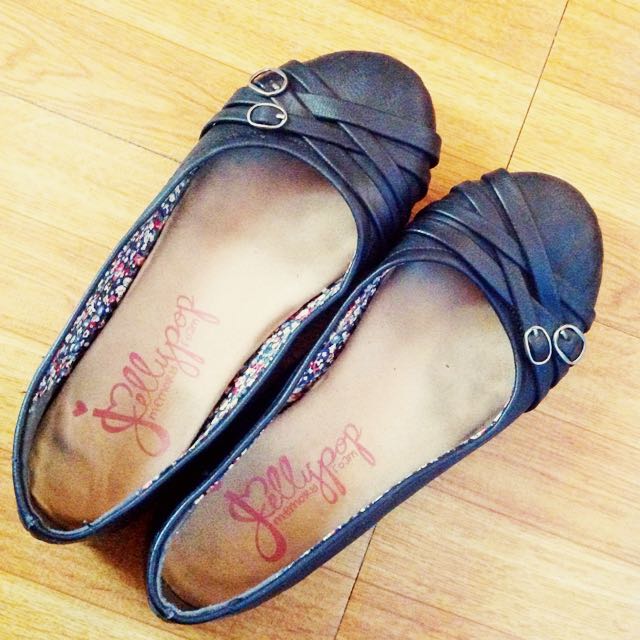 trendy black school shoes