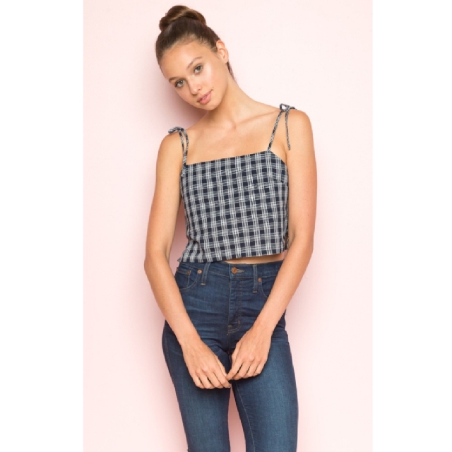 brandy melville mckenna crop top, Women's Fashion, Tops, Other Tops on  Carousell