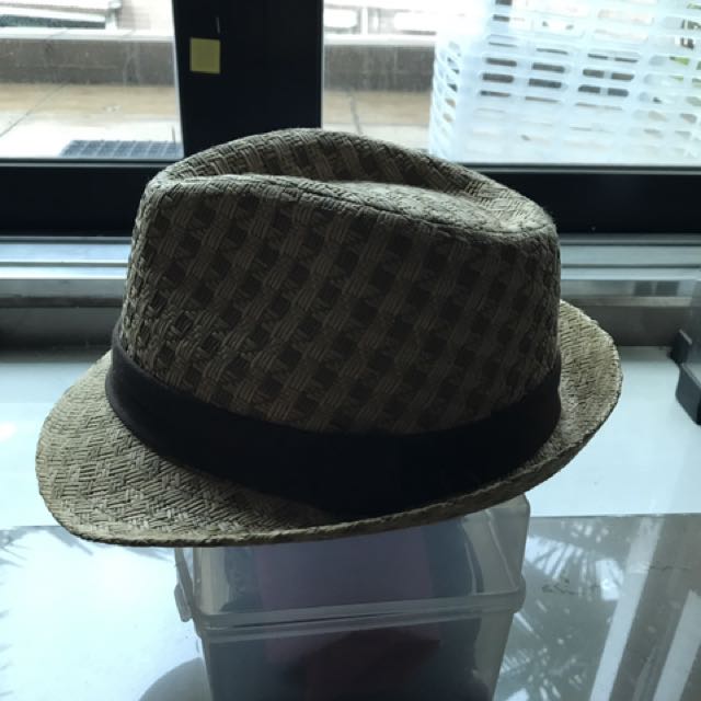 Hat （分類：帽）位於 Hong Kong。 由 fayeicy 提交（商品編號 123521086，圖片 2）。簡介： 。