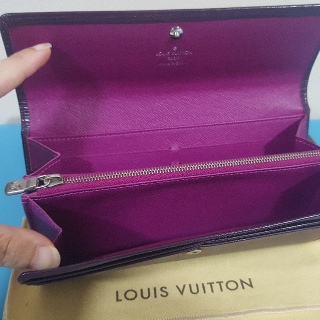 Louis Vuitton - Sarah Epi Leather Wallet Cassis