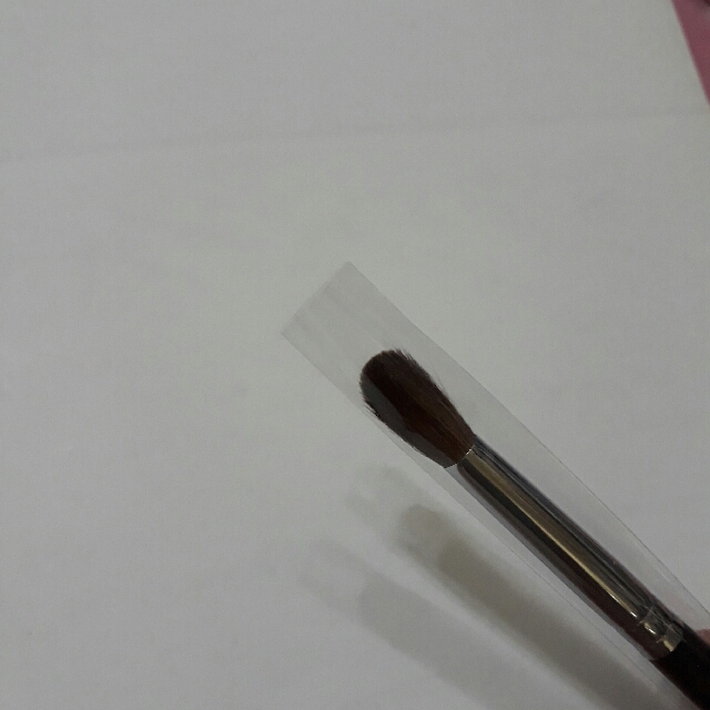 Morphe Deluxe Crease Brush M200, Beauty & Personal Care, Face, Makeup