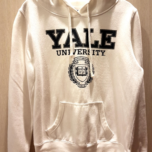 yale women's sweatshirt