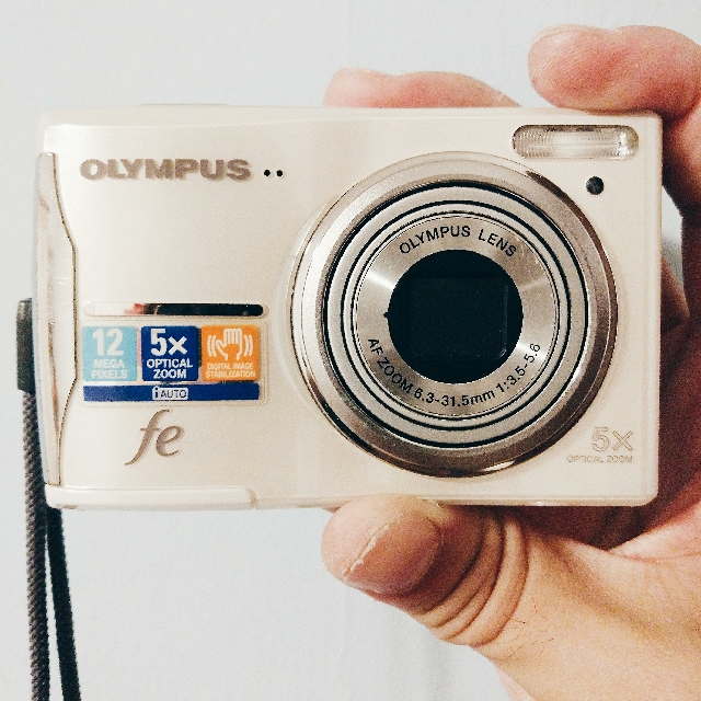 Olympus FE46 Digital Camera (12 Mega Pixels), Photography, Cameras on