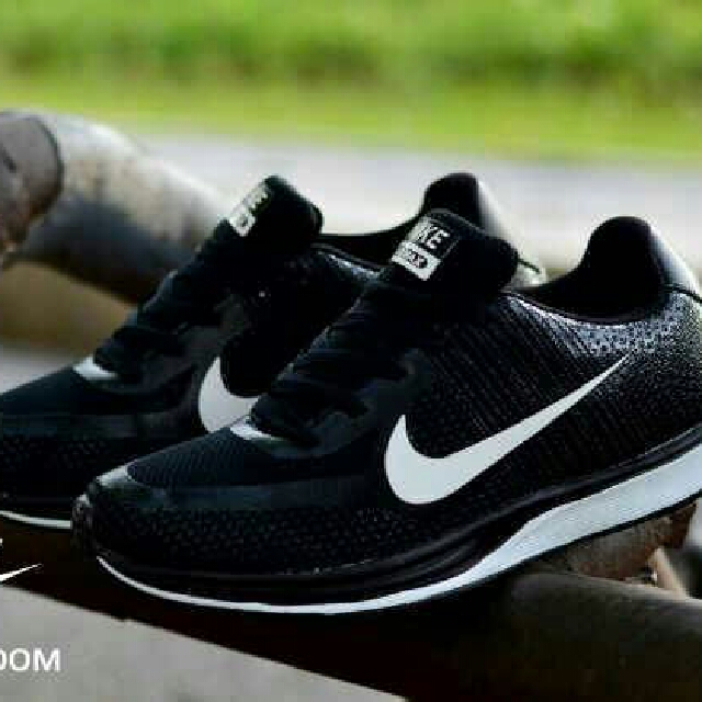 sepatu nike air max zoom