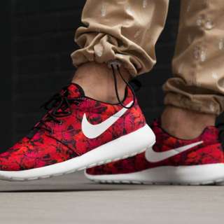 Nike Roshe Floral Red