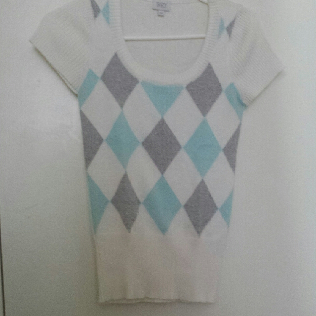 Shirt (Category: Clothes) located in Toronto. Submitted by _shrmn_ (Listing ID 123744404, Image 2). Description: .