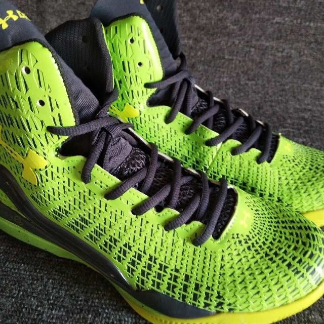 under armour clutchfit drive basketball shoes