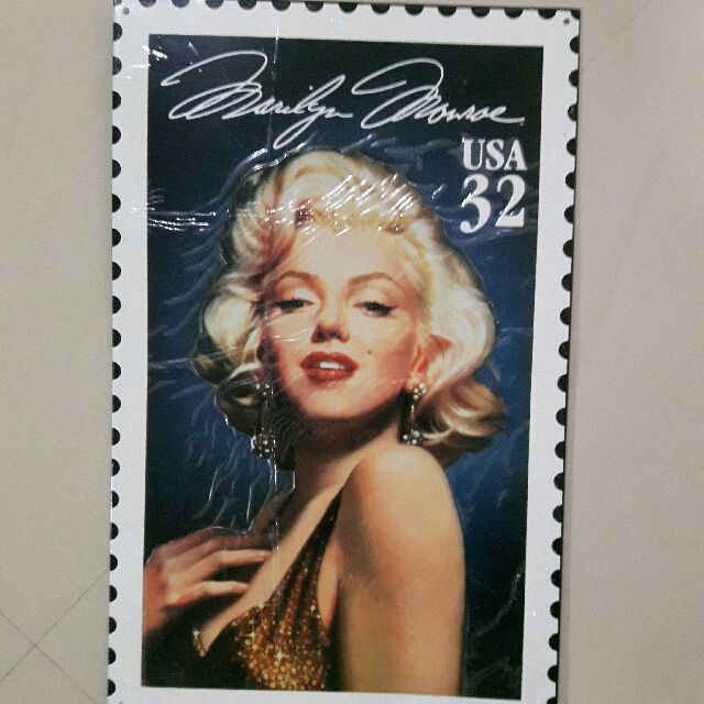 -4X6 WITH .32 STAMP Details about   MARILYN MONROE POST CARD 136-086 