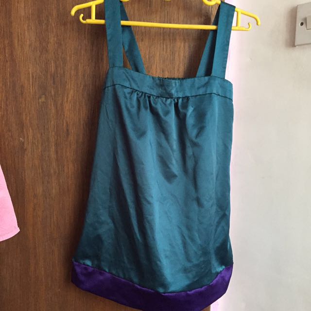 Women Sleeveless Top (Category: Sleeveless) located in Quezon City. Submitted by rxhanne (Listing ID 121078926, Image 1). Description: Meetups: minimum 200 pesos Shipping: thru Xend *please check my profile, marami akong binebentang worth 50 pesos lang :) pag 5 pieces bibilhin, may free na 1 item worth 50 pesos din. :) #ukayukay.