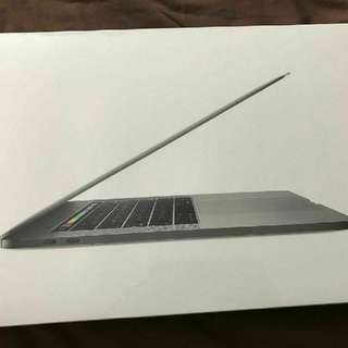 Macbook pro 2017,15inch Retina LED, 2.9Ghz, Touch bar