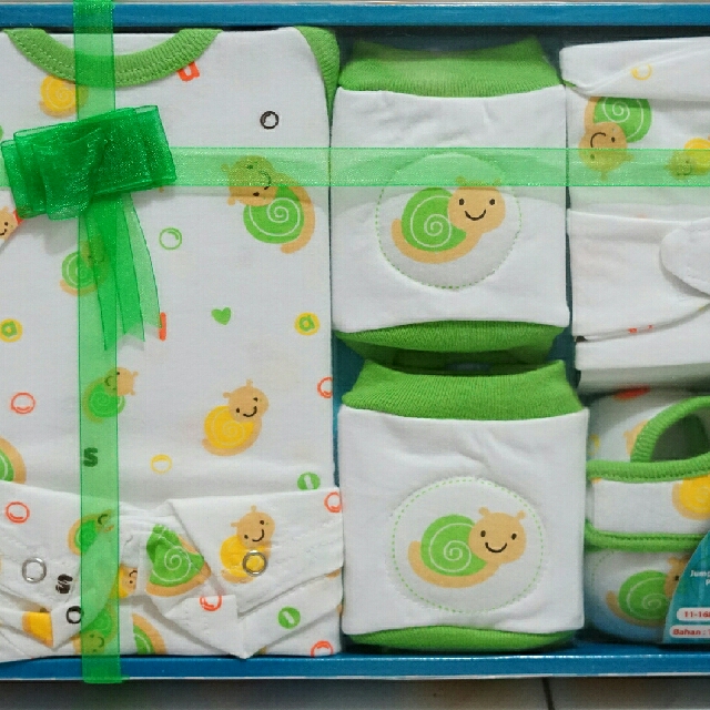 Kado Buat Bayi Cowok Yang Baru Lahir - Serba Serbi Parsel