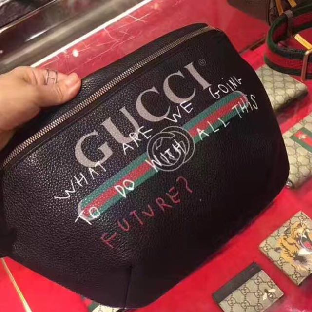gucci bum