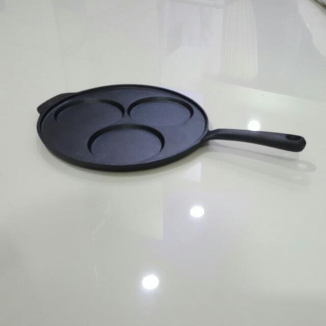 Cast Iron Plett Pan (Swedish Pancake) Egg Pan, TV  Home Appliances,  Kitchen Appliances, BBQ, Grills  Hotpots on Carousell