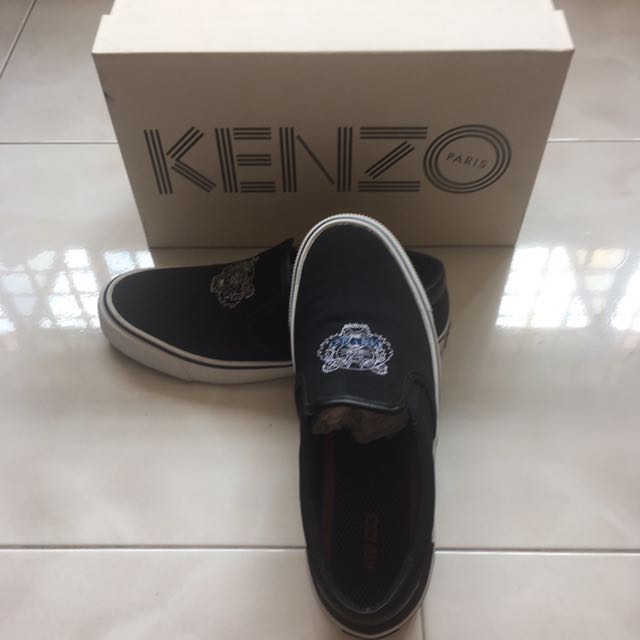 kenzo slip on white