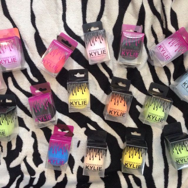 Kylie Powder Puff, Beauty & Personal Care, Face, Makeup on Carousell