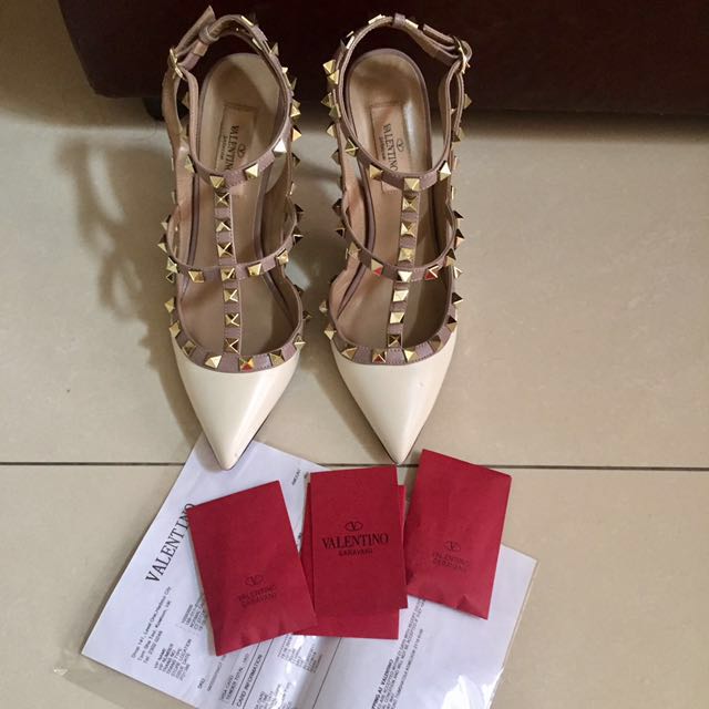 Preloved valentino shoes discount
