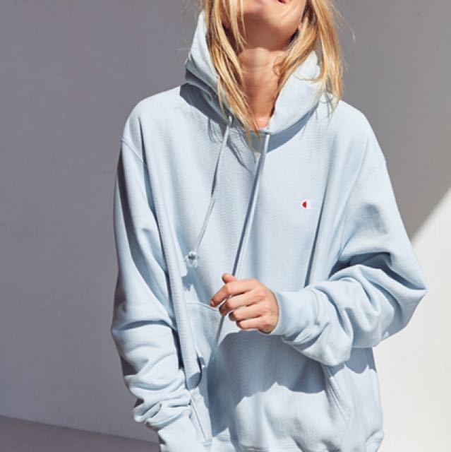 urban outfitters blue champion hoodie