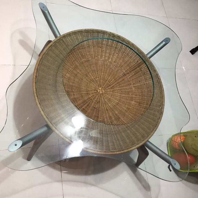 Coffee table (Category: Tables & Sets) located in Singapore. Submitted by peggytay (Listing ID 124107918, Image 2). Description: .