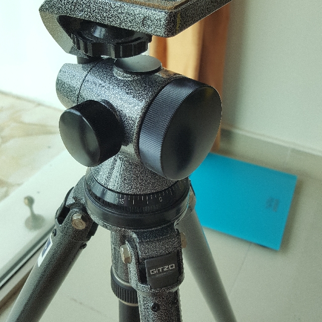 Gitzo G220 Tripod & G1375 Head, Photography, Photography Accessories