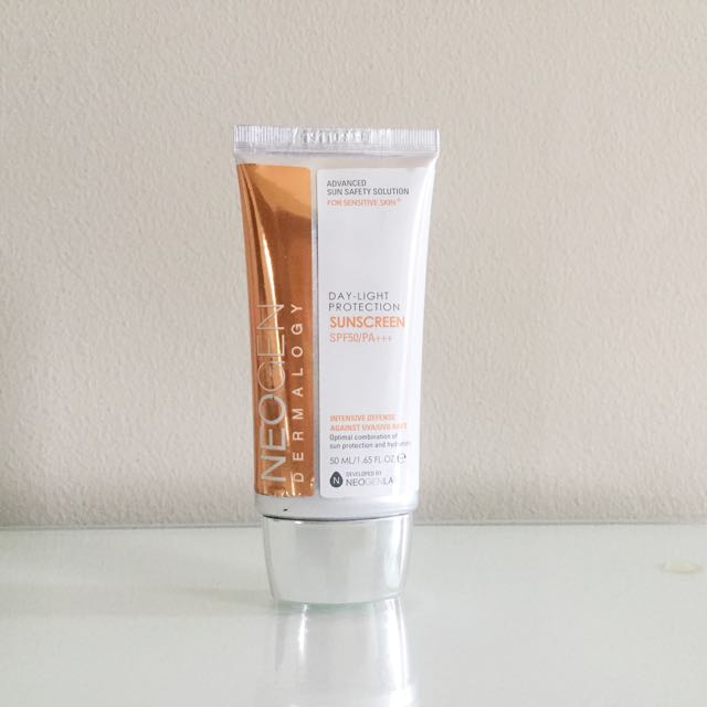 Neogen Day Light Protection Sunscreen Spf 50 Pa Kesehatan Kecantikan Kulit Sabun Tubuh Di Carousell