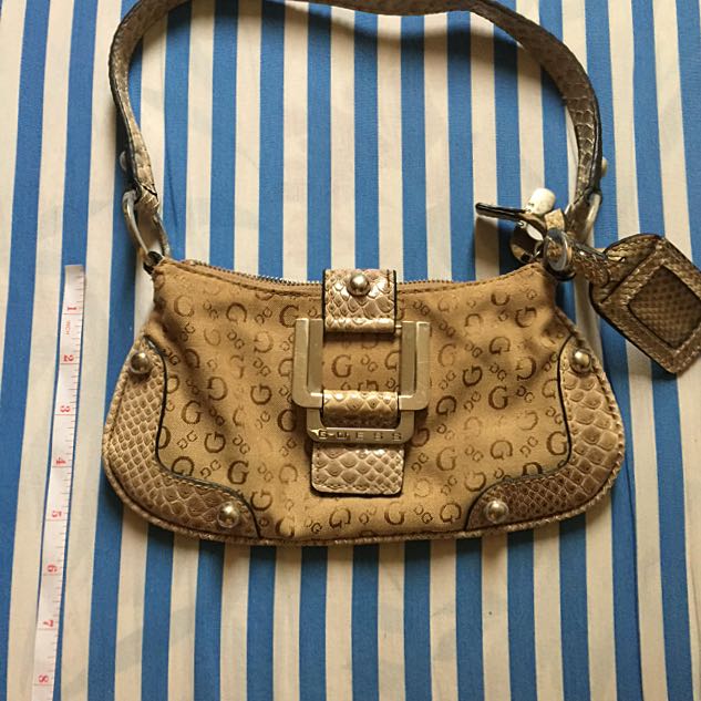 guess mini purse