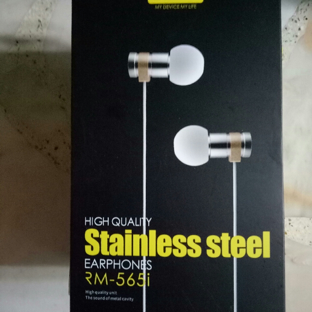 Remax RM-565I, Audio, Portable Audio Accessories on Carousell