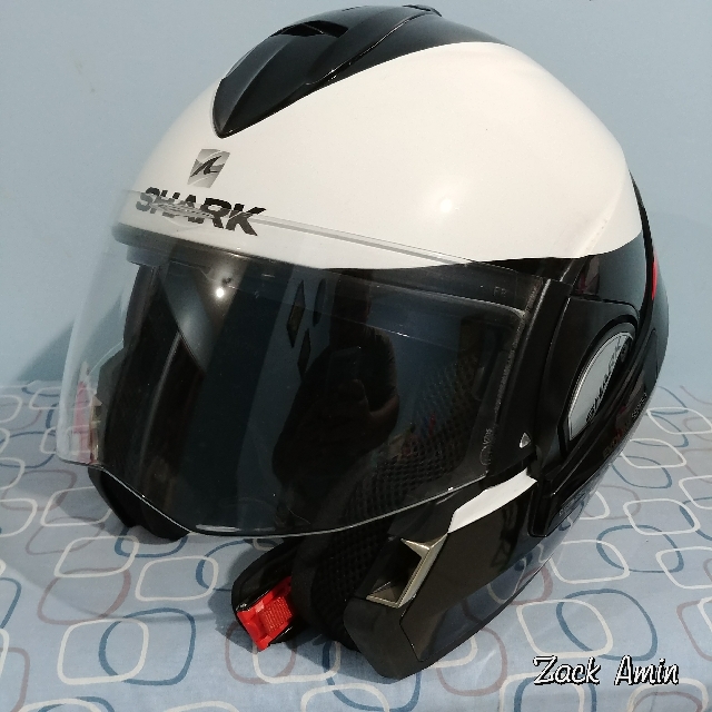Shark Evoline Series 3 Hakka Helmet Motorbikes on Carousell