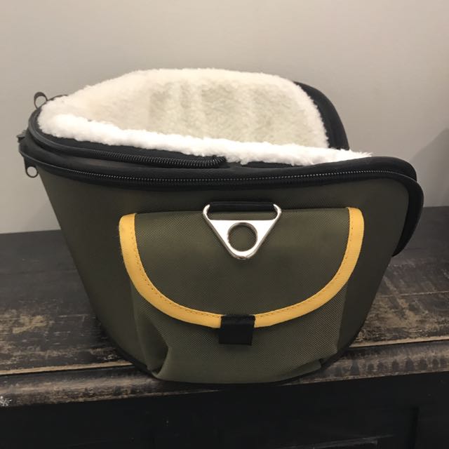 Duke and daisy pet carrier sale